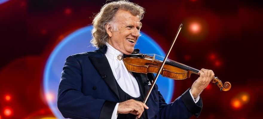 André Rieu playing the violin