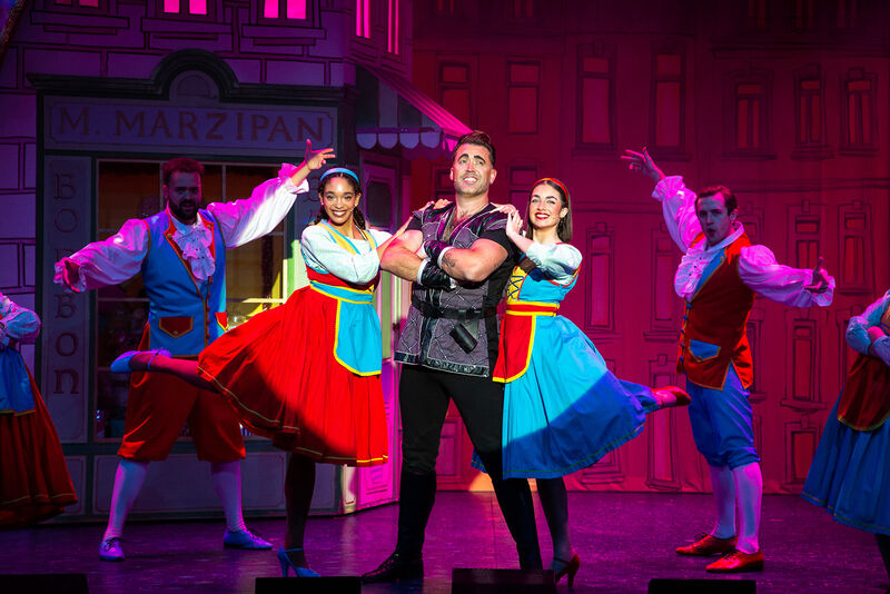 Gaston and ensemble