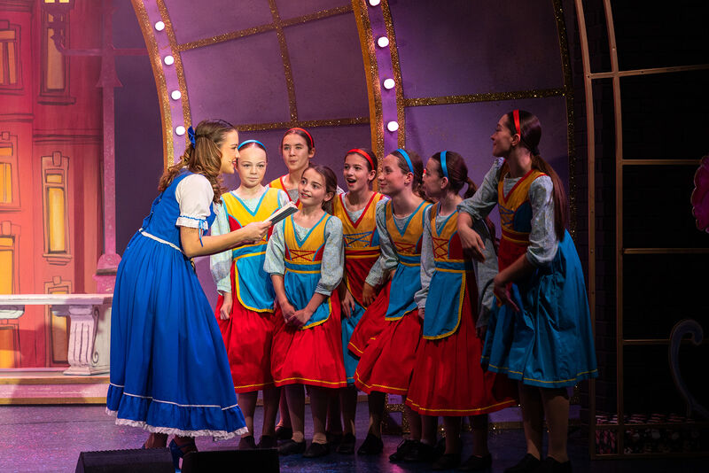 Youth ensemble and Belle
