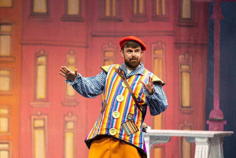 Tom Brace as French Frank