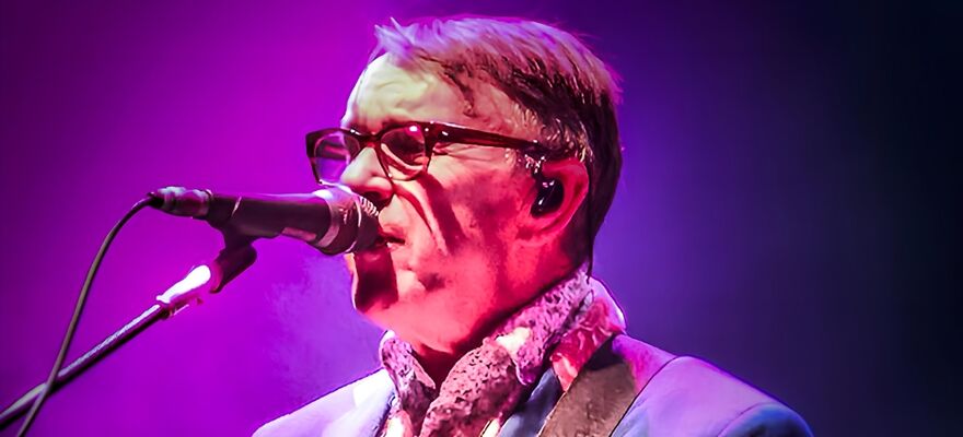 Chris Difford performing