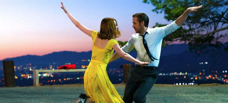 Ryan Gosling and Emma Stone dancing 